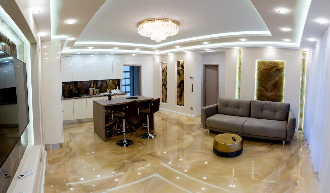 Dream Apartman 2 With Free Parking Gyor Exterior photo