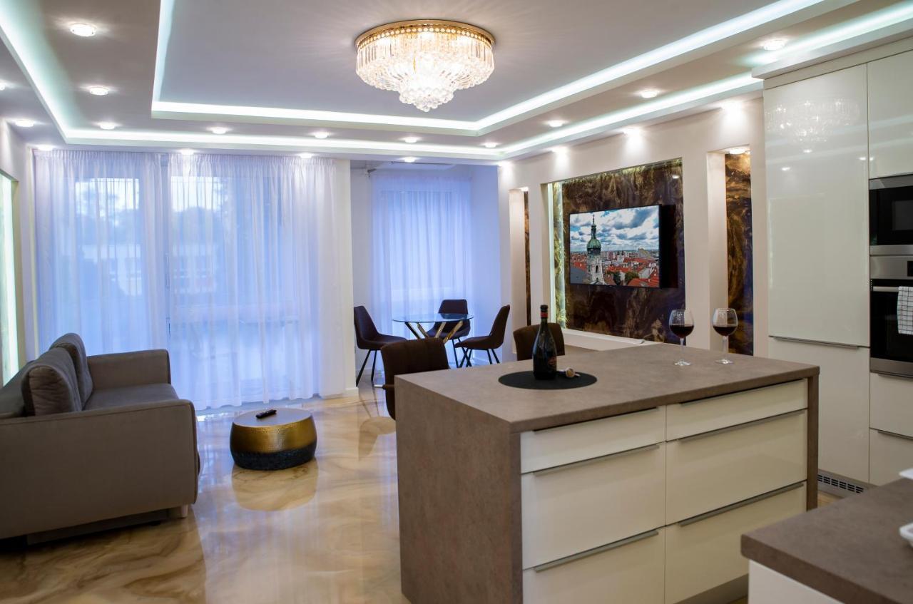 Dream Apartman 2 With Free Parking Gyor Exterior photo